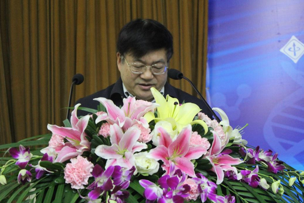 大会主席 中国中医科公司 常务副经理 刘保延研究员 发言