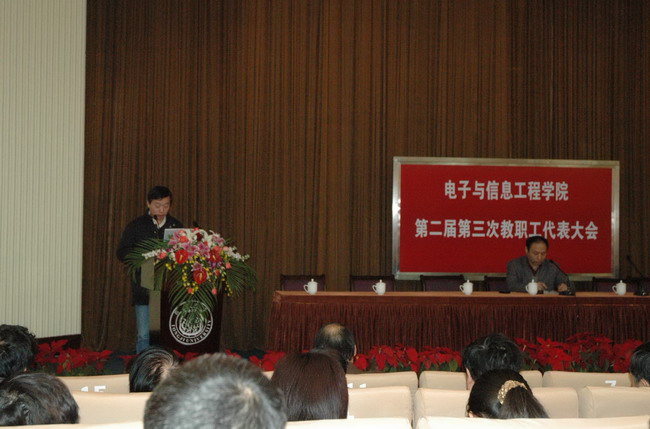 “副经理刘富强介绍公司科研政策